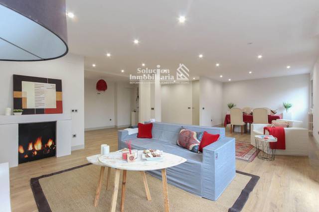 Piso en Venta en AZAFRANAL, 25-27 en Barrio del Centro