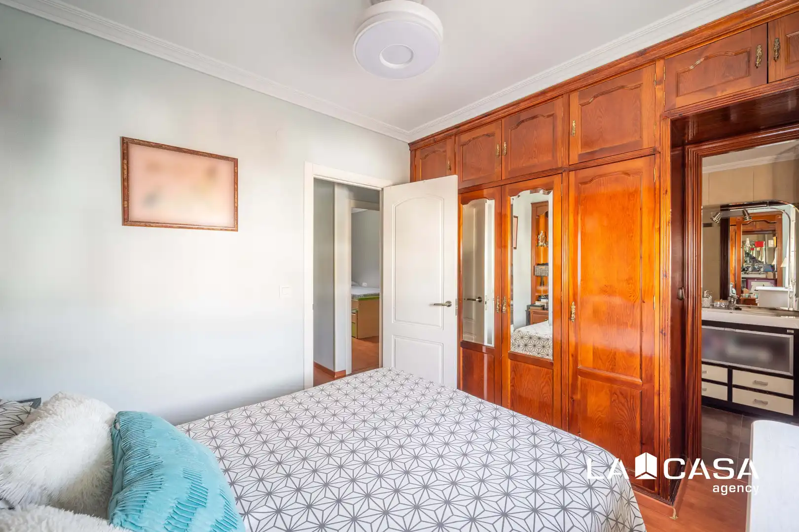 Habitación de Piso en venta en Dos Hermanas con Aire acondicionado, Trastero y Piscina