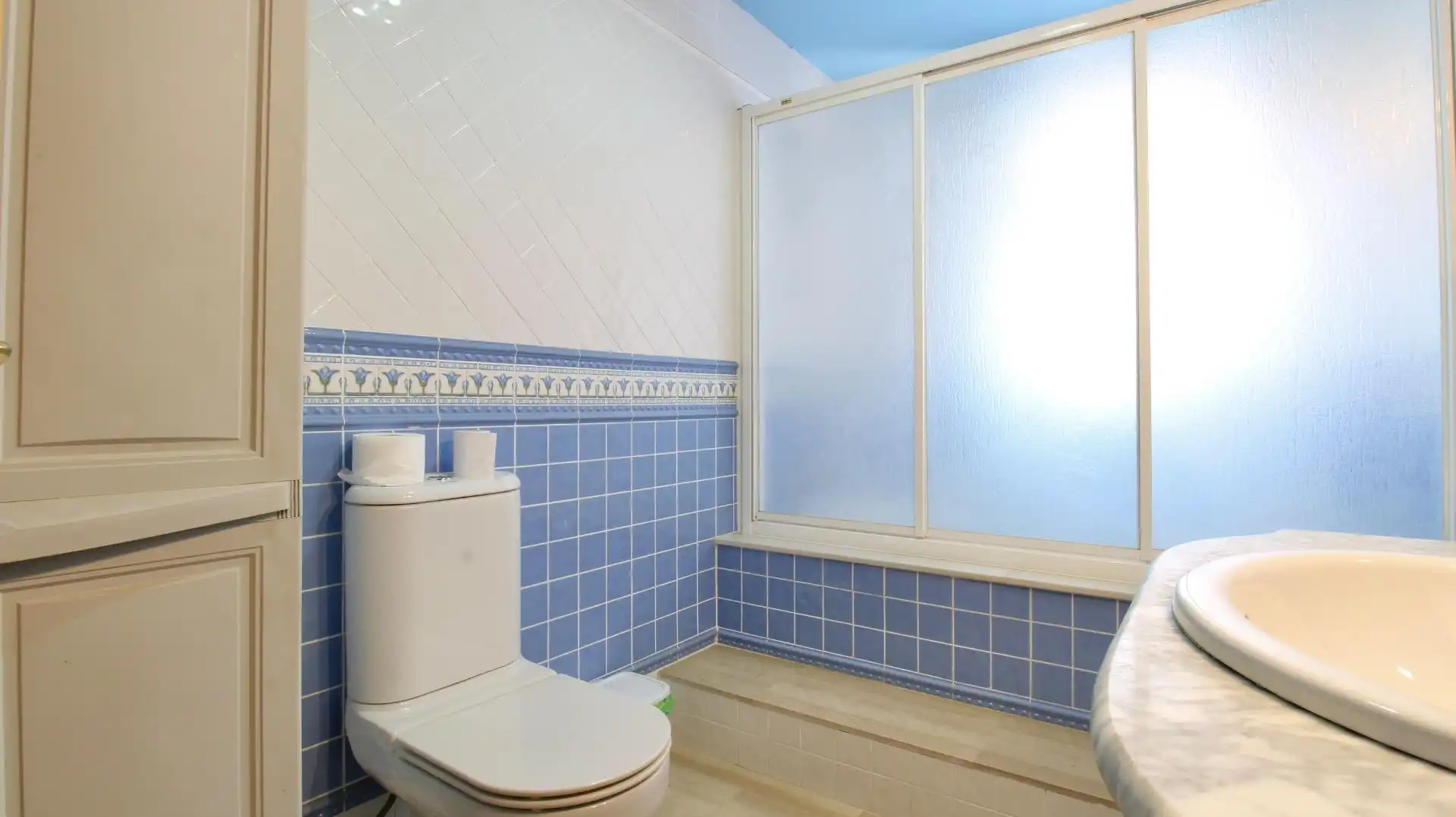 Bathroom of Houses for sale in Alfacar