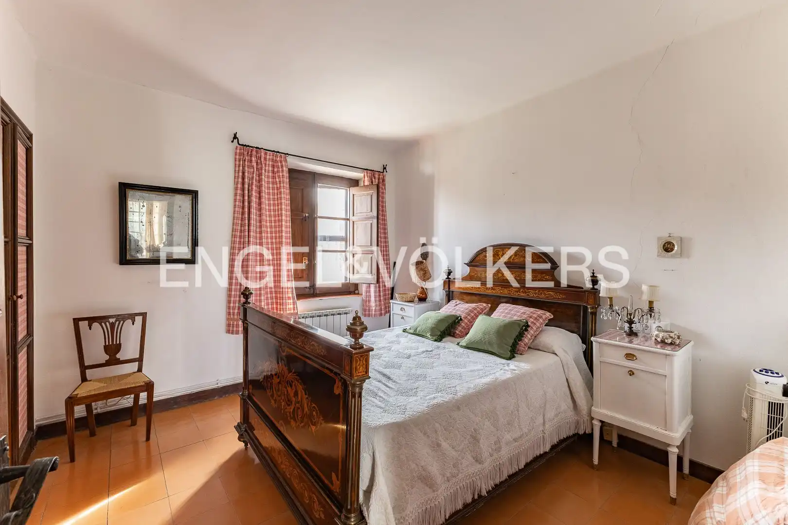 Schlafzimmer von Country house zum Verkauf in Mataró mit Heizung, Privatgarten und Terrasse