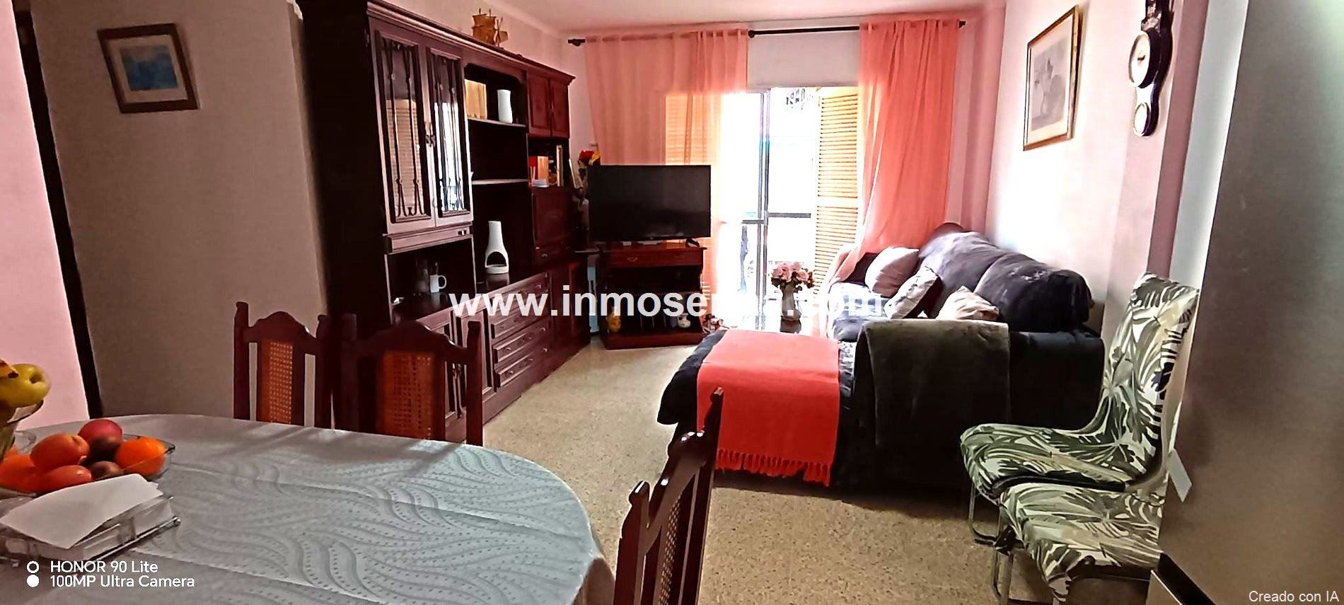 Sala d'estar de Pis en venda en  Palma de Mallorca amb TV i Balcó