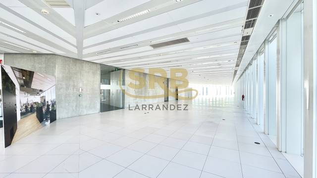 Oficina en Alquiler en Plaça d'Ernest Lluch i Martin en El Besós i el Maresme