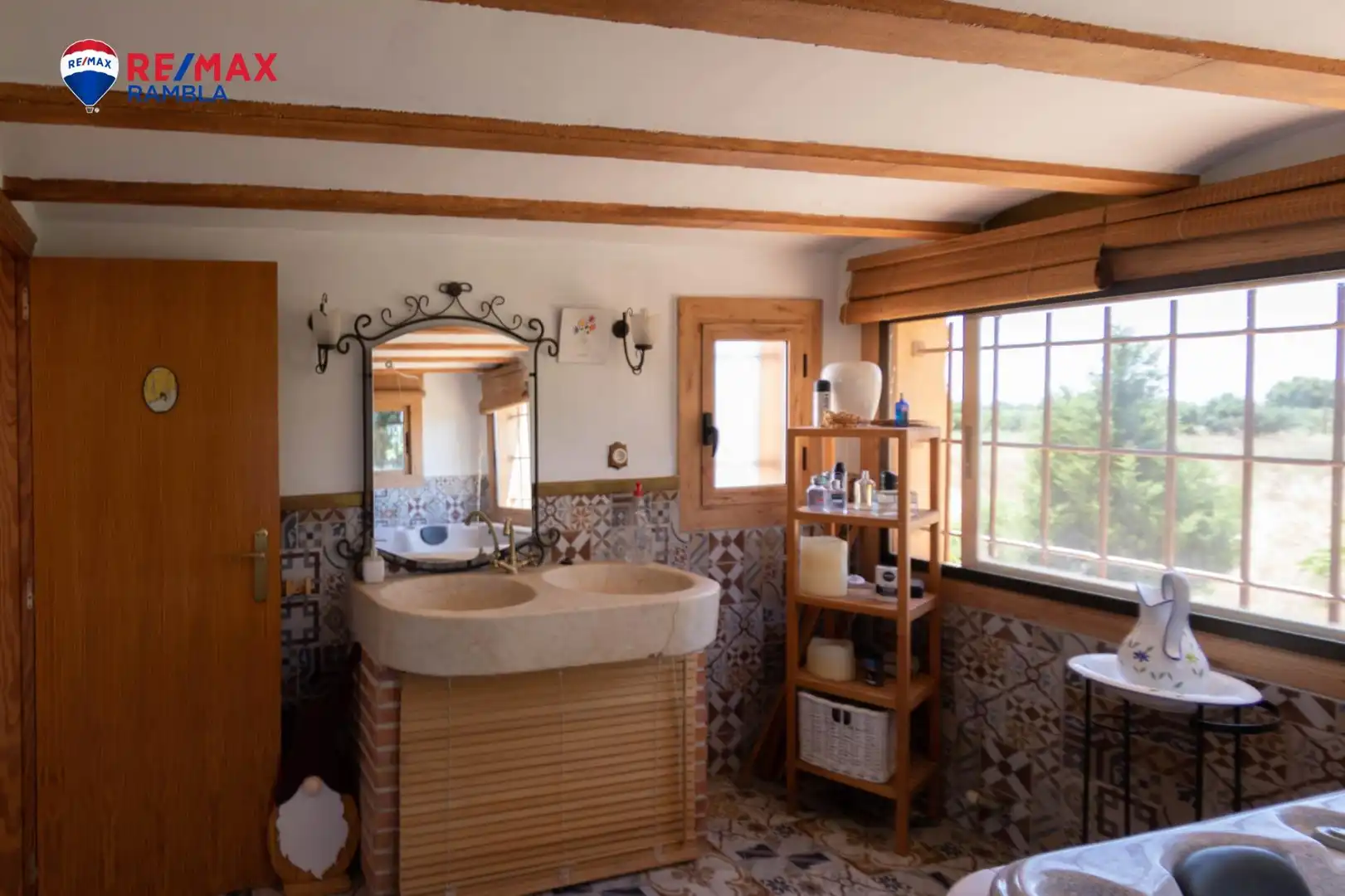 Baño de Finca rústica en venta en Montbrió del Camp