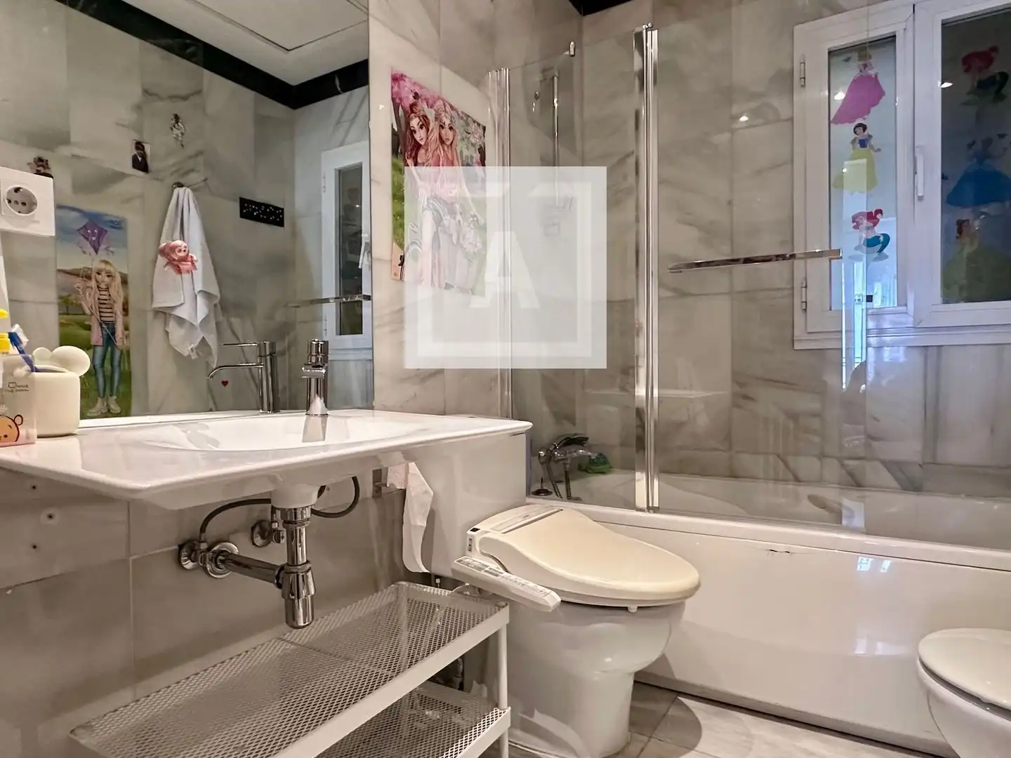 Badezimmer von Wohnung zum Verkauf in Madrid mit Klimaanlage, Heizung und Terrasse