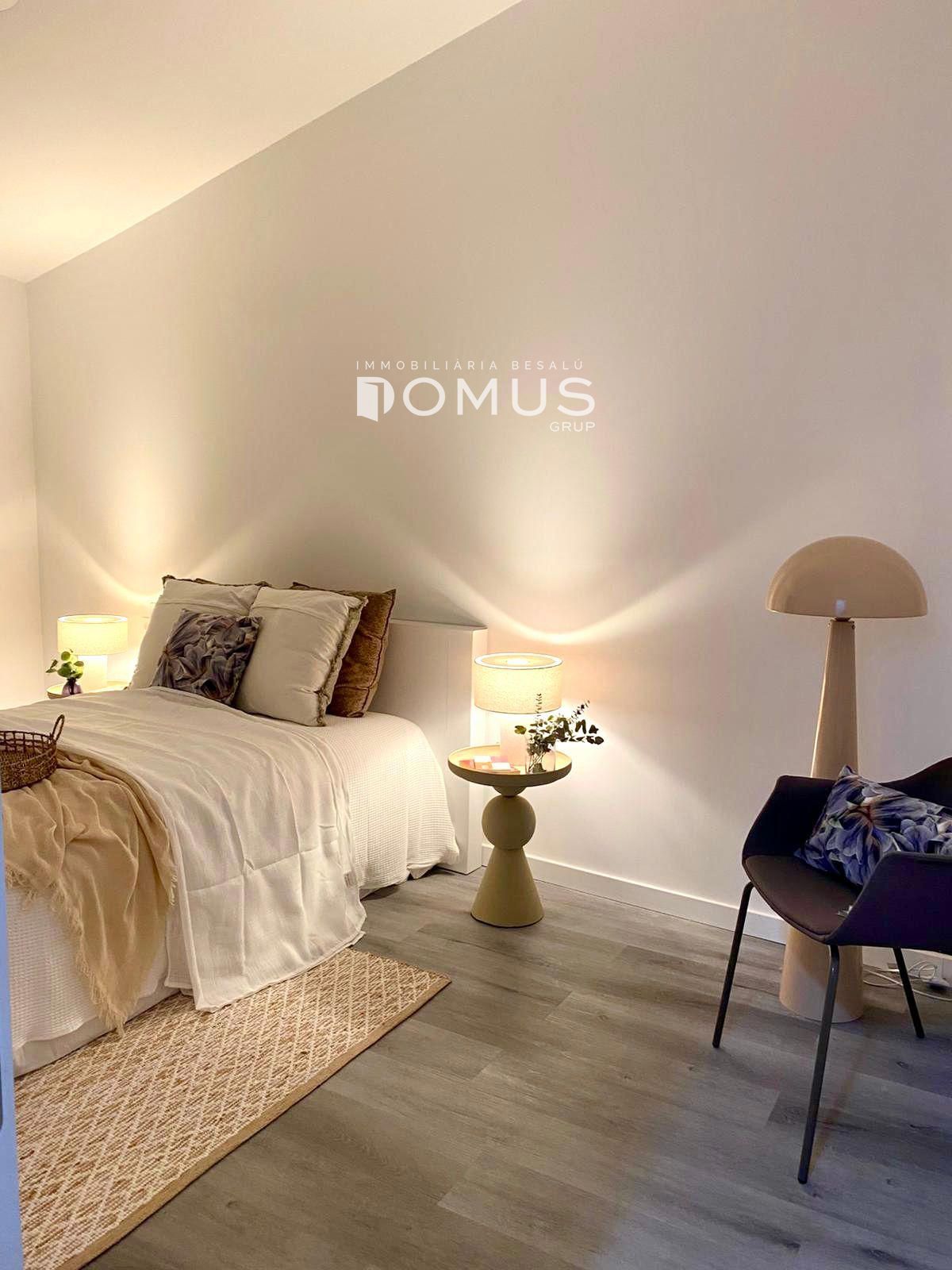 Dormitori de Àtic en venda en Olot amb Aire condicionat, Calefacció i Terrassa