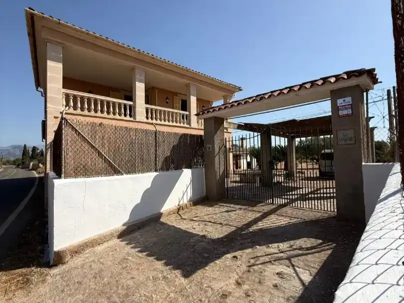 Vista exterior de Casa o xalet en venda en Sencelles amb Aire condicionat i Balcó