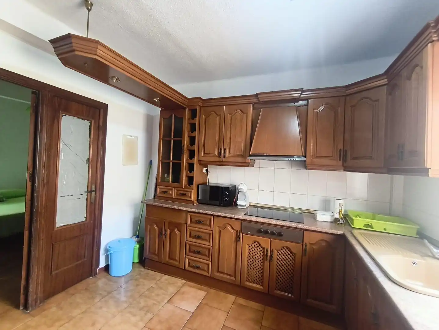 Küche von Wohnung zur Miete in Almería mit Klimaanlage, Terrasse und Abstellraum