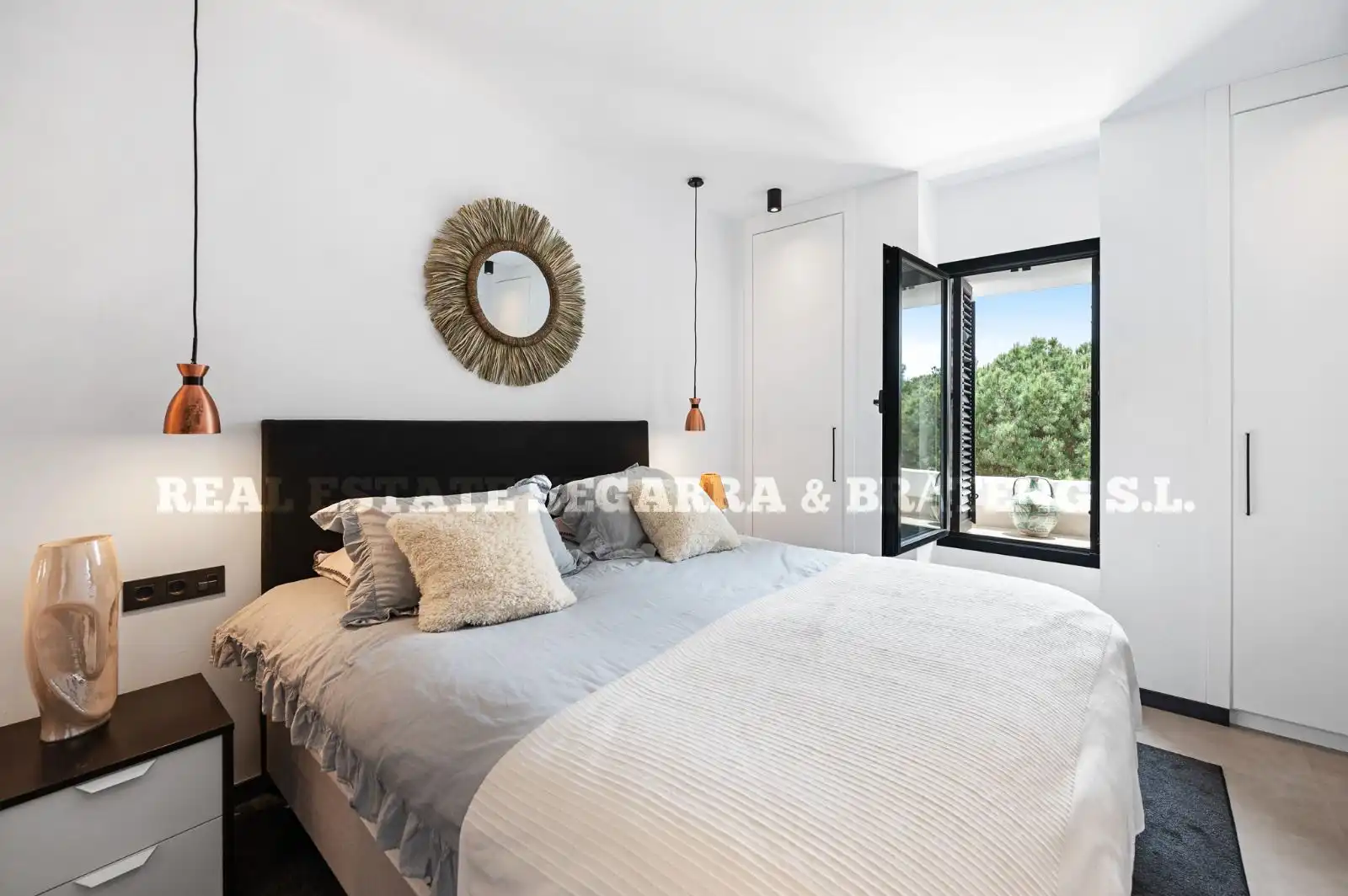 Bedroom of Attic for sale in Marbella  with Air Conditioner, Heating and Oven