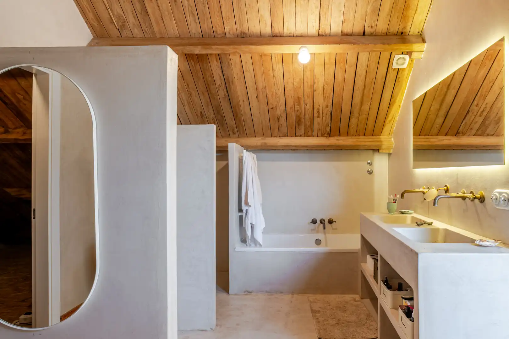 Bathroom of Country homes for sale in Poio  with Swimming Pool and Furnished
