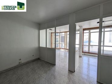 Oficina en venda a Benito Corbal