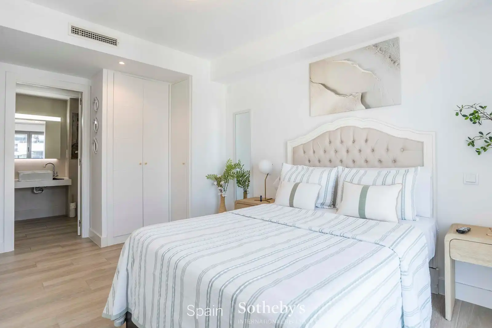 Habitación de Apartamento en venta en Madrid con Aire acondicionado, Calefacción y Terraza