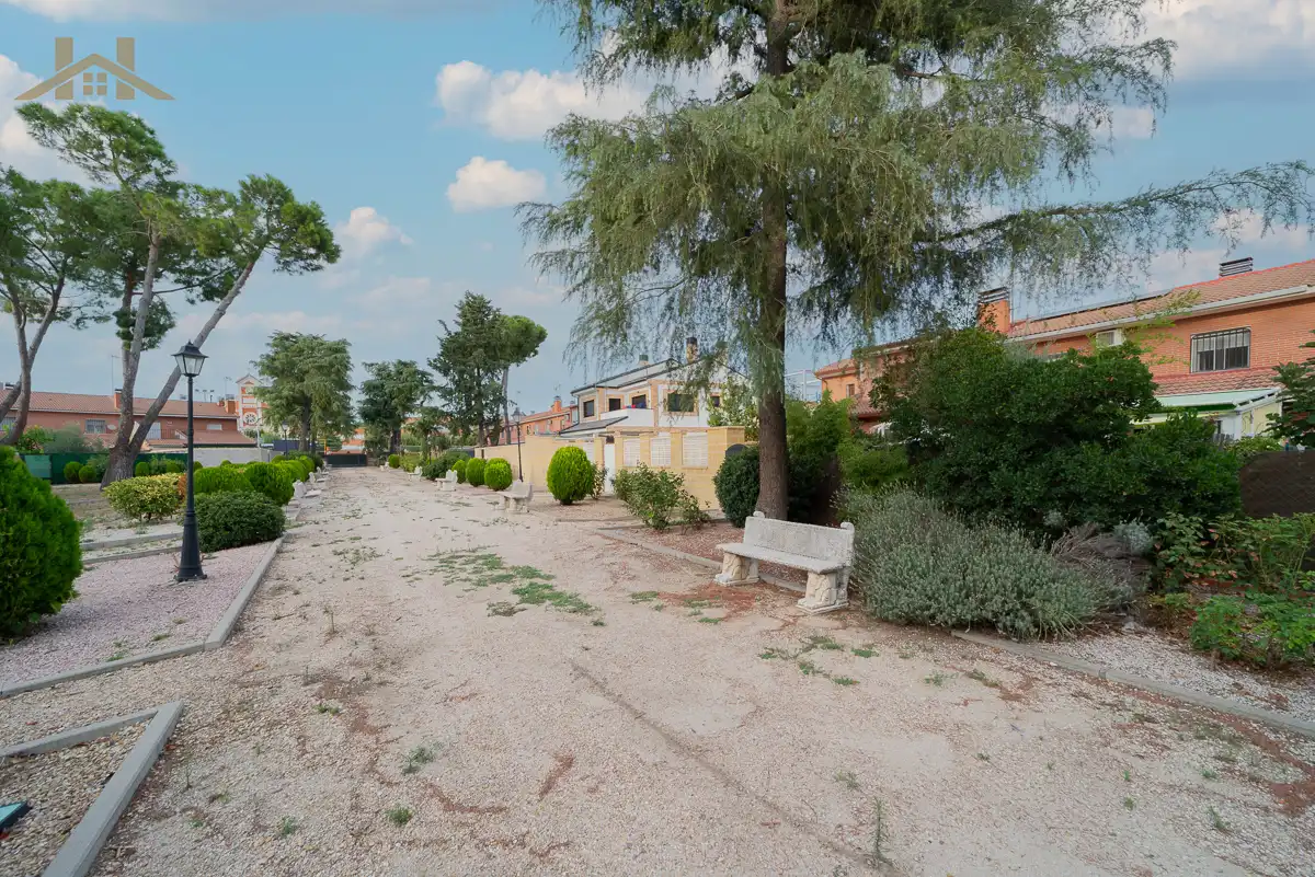 Casa adosada en venda en Griñón amb Aire condicionat, Calefacció i Jardí privat