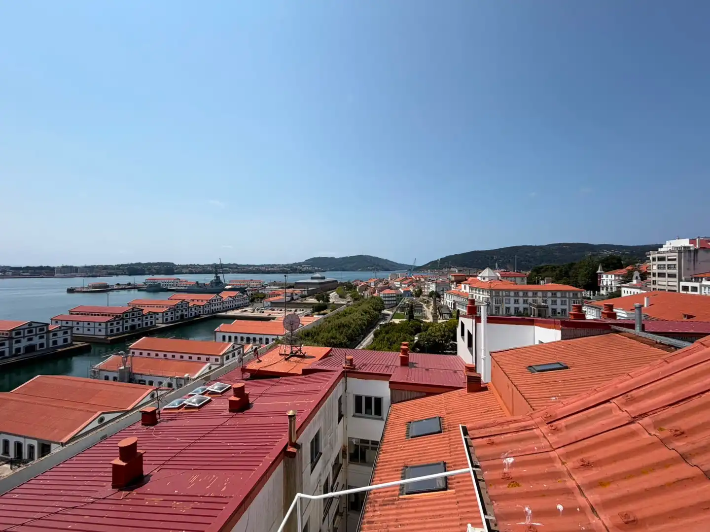 Vista exterior de Ático de alquiler en Ferrol con Calefacción, Parquet y Terraza