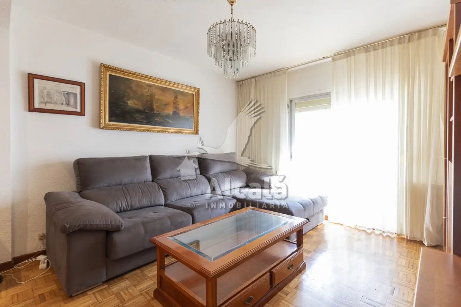 Living room of Flat for sale in Alcalá de Henares  with Air Conditioner, Heating and Parquet flooring