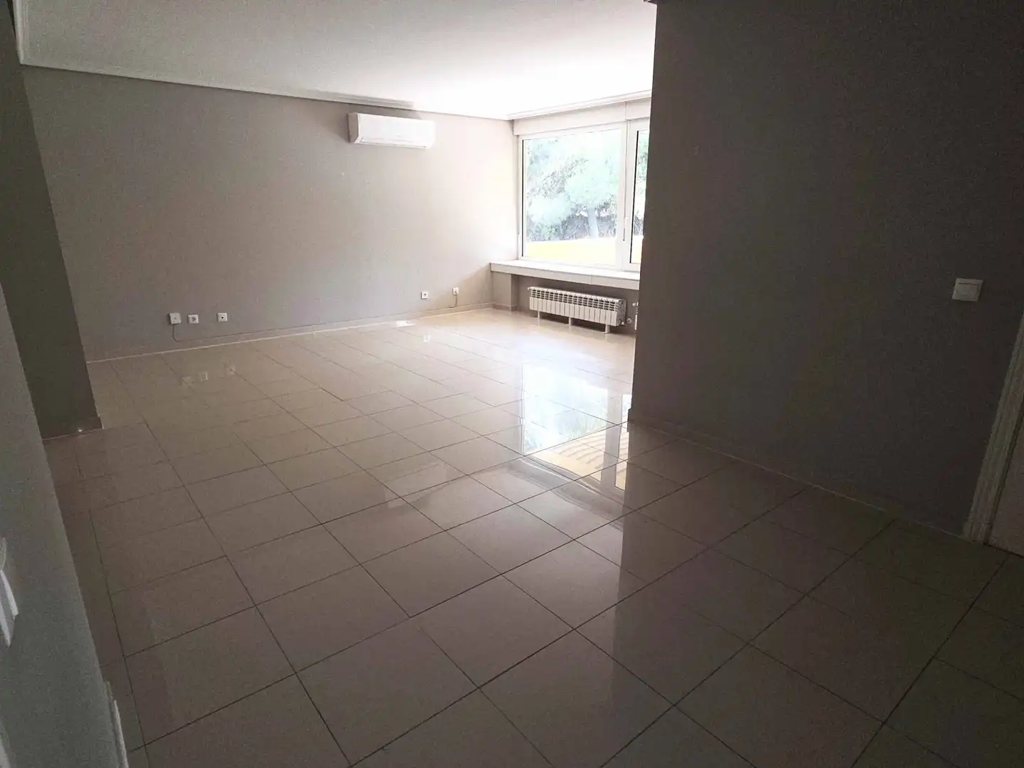 Casa adosada de alquiler en La Moraleja con Calefacción, Jardín privado y Terraza