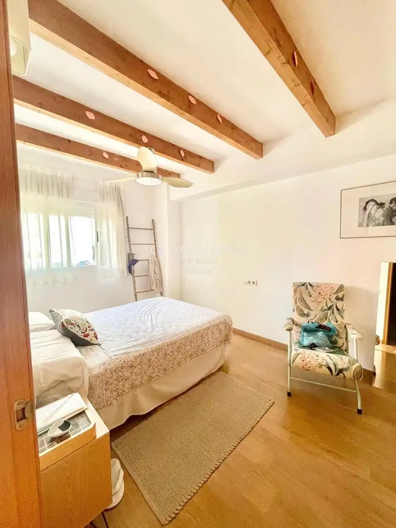 Bedroom of Duplexes for rent in Valencia  with Air Conditioner, Heating and Parquet flooring