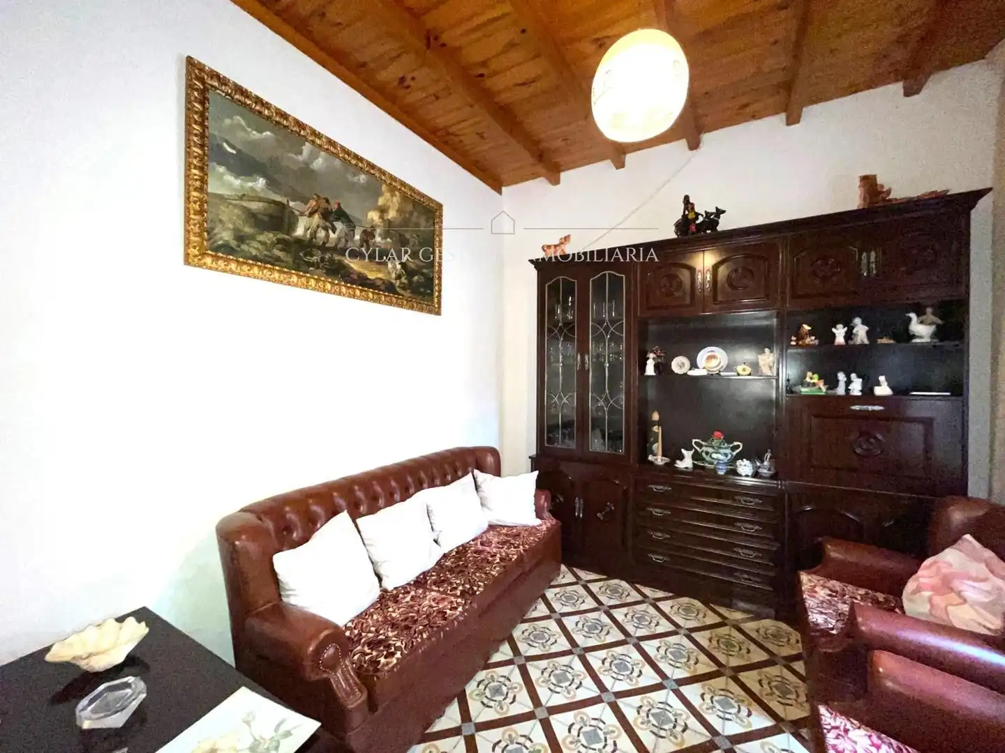 Sala d'estar de Casa o xalet en venda en San Pedro de Rozados amb Calefacció, Traster i Moblat