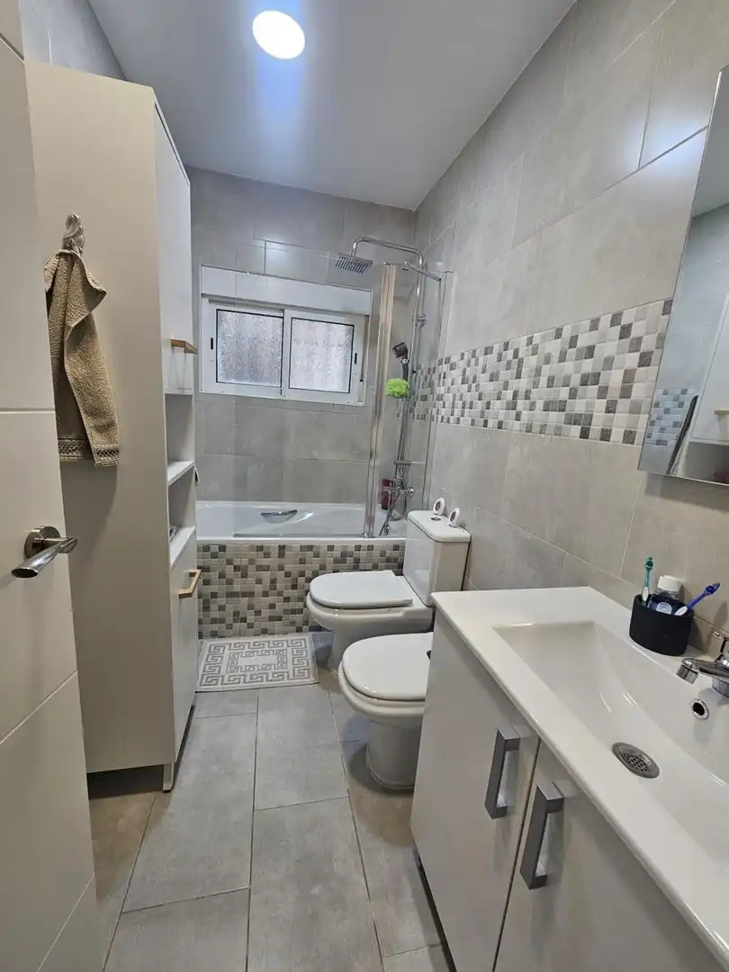 Bathroom of Houses for sale in Alcalá de Henares  with Air Conditioner, Heating and Private garden