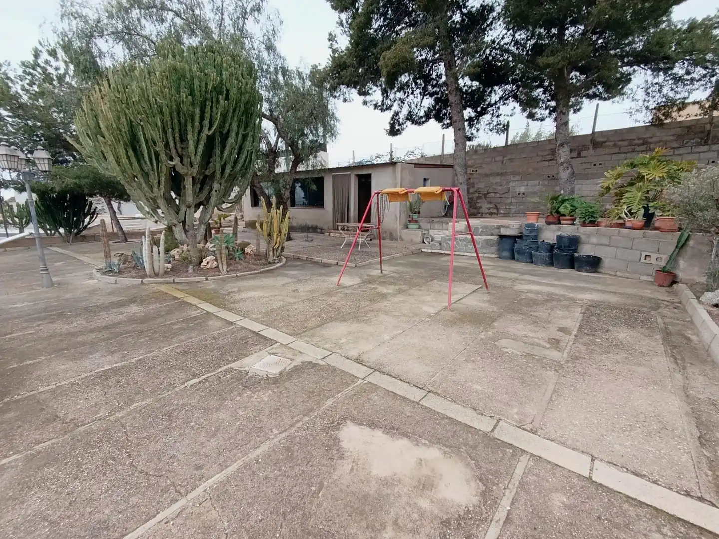 Vista exterior de Casa o xalet en venda en Elche / Elx amb Jardí privat, Terrassa i Traster