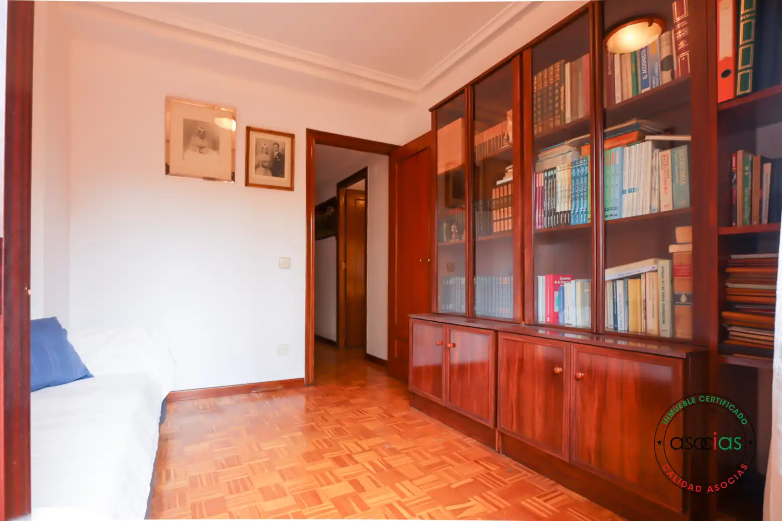 Piso en venta en Oviedo  con Calefacción, Parquet y Terraza