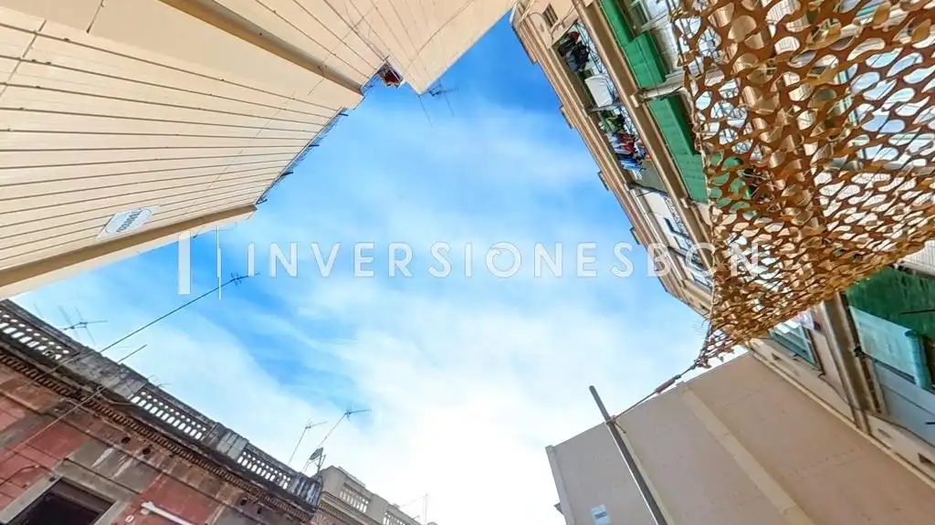 Flat for rent in Calle TRAFALGAR, Sant Pere, Sta. Caterina i la Ribera