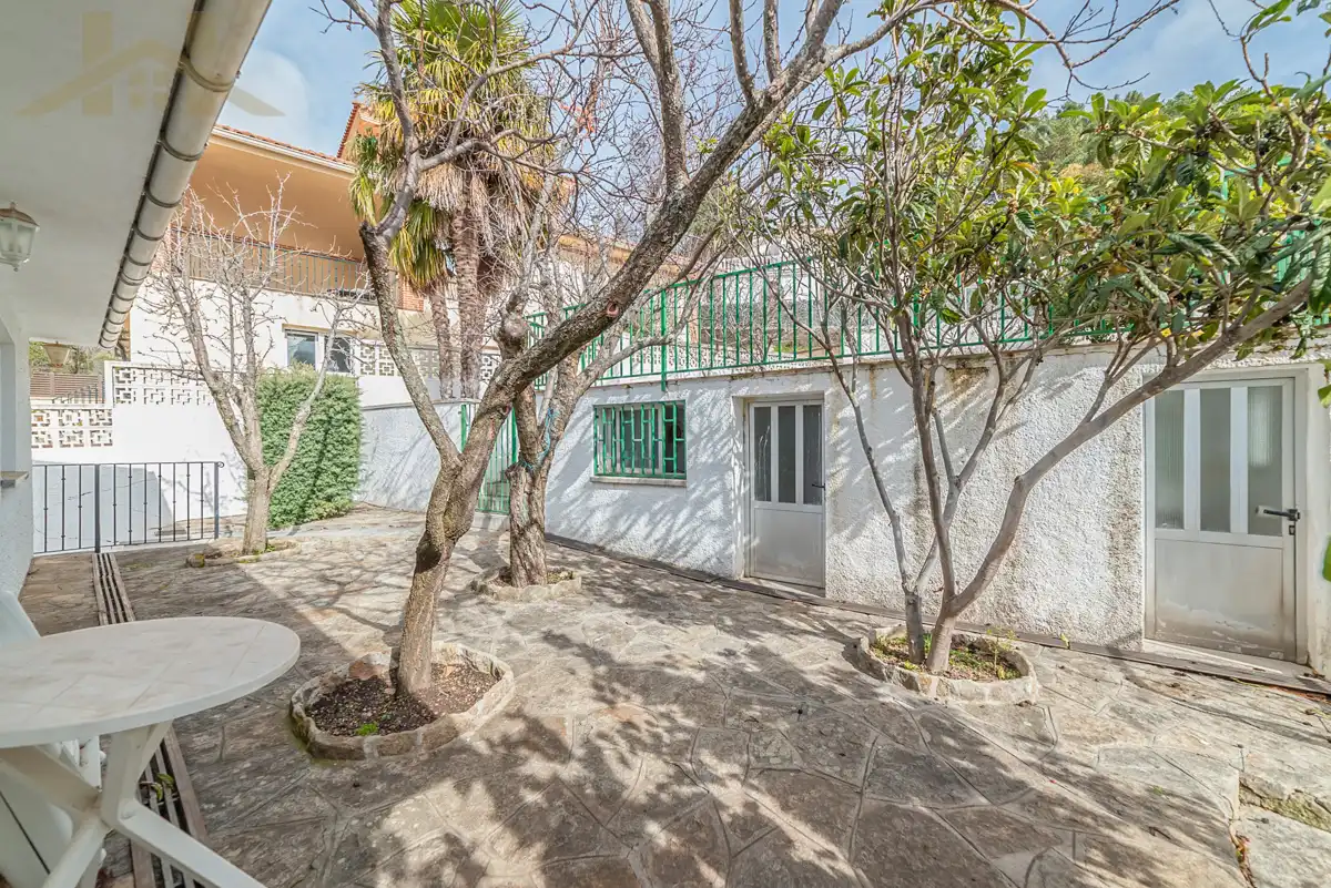 Jardí de Casa o xalet en venda en Miraflores de la Sierra amb Calefacció, Jardí privat i Terrassa