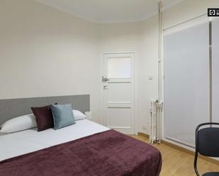 Bedroom of Flat to share in  Madrid Capital  with Air Conditioner and Terrace