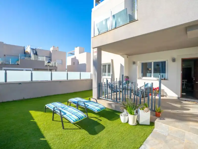 Piano terra con piscina in vendita a Nueva Torrevieja - Aguas Nuevas, imagen 3