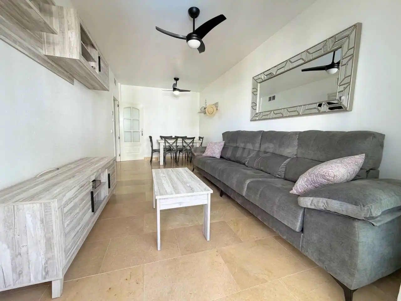 Sala de estar de Apartamento de alquiler en Manilva con Terraza, Amueblado y Alarma