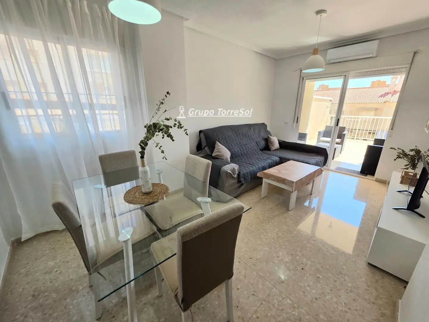 Living room of Flat for sale in Elche / Elx  with Air Conditioner, Heating and Terrace