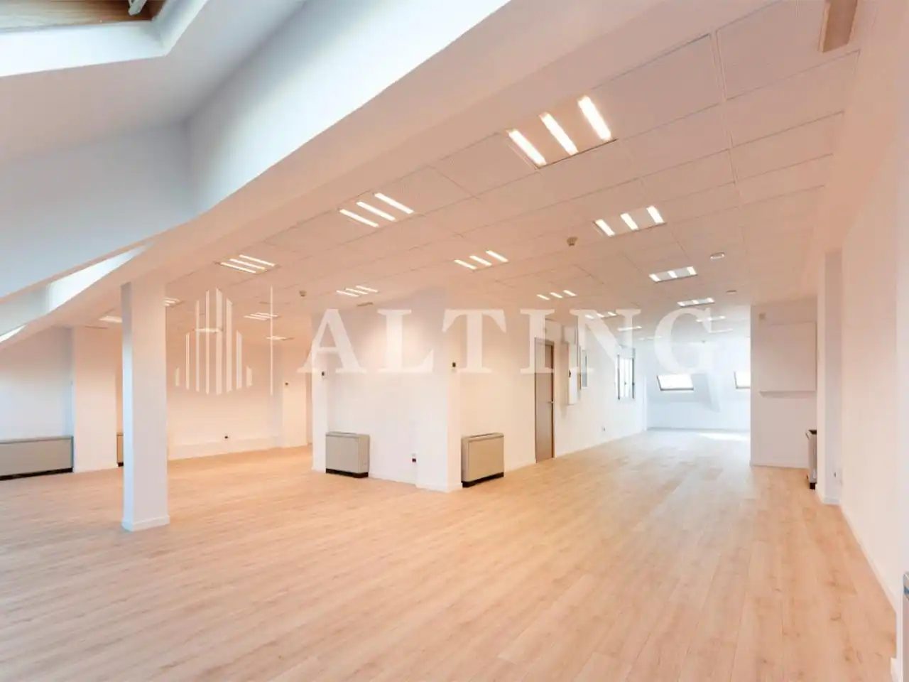 Office space with lift to rent in Carrer Aragó 182, imagen 4