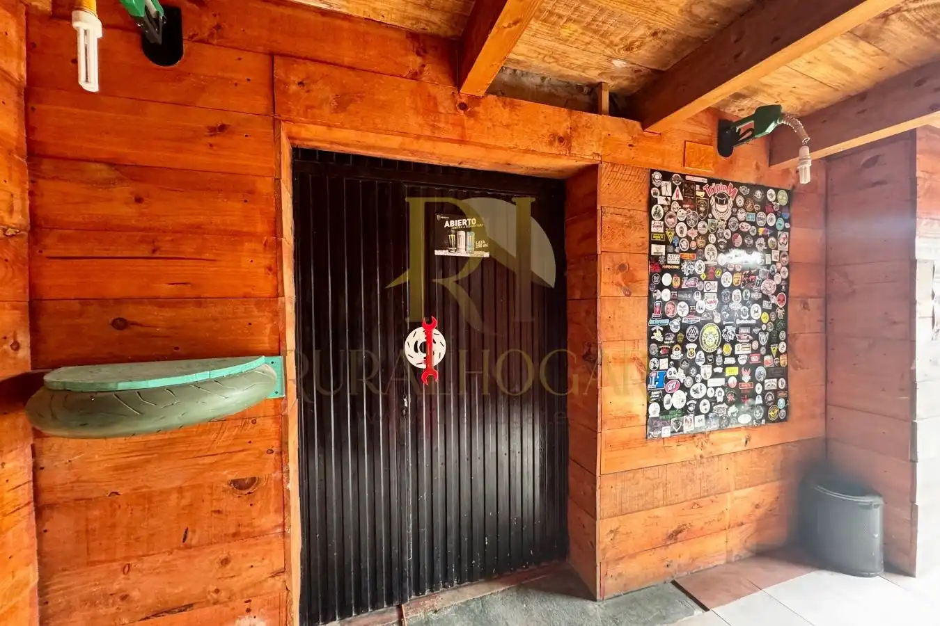 Commercial properties for sale in Villamanín  with Heating, Terrace and Furnished
