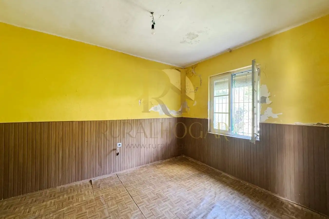 Bedroom of Houses for sale in Matallana de Torío  with Heating and Private garden