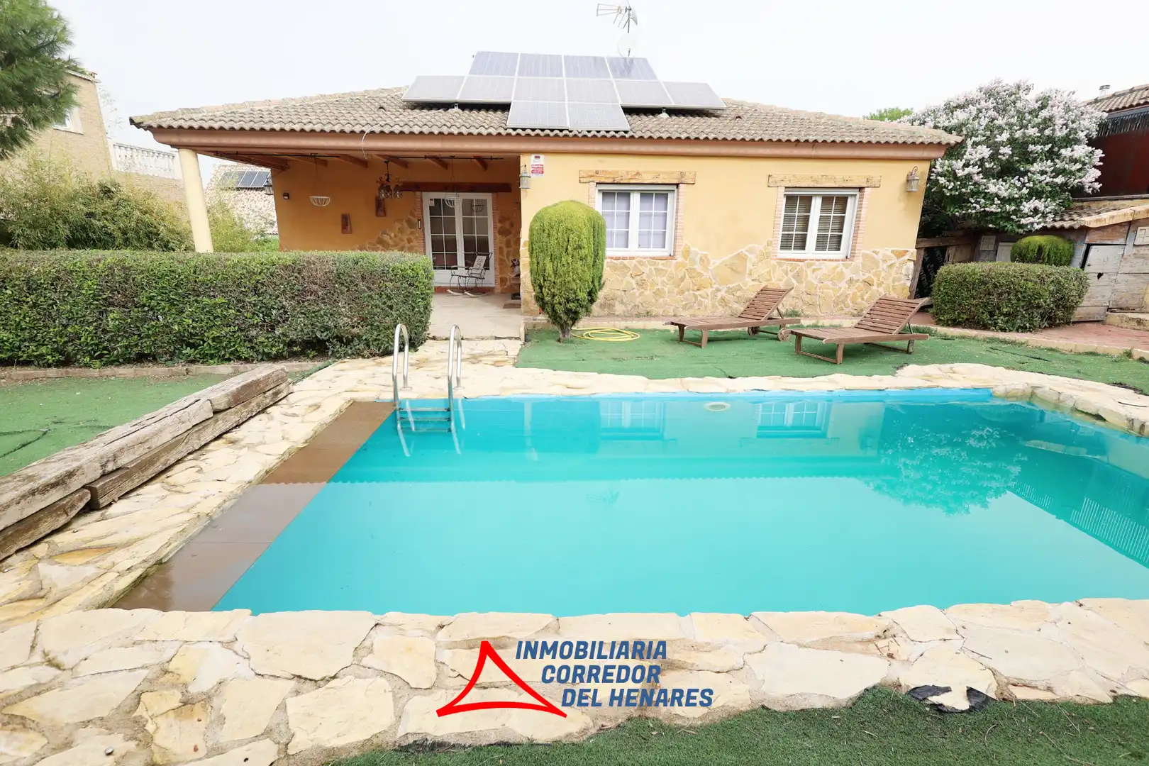 Swimming pool of Country homes for sale in Mejorada del Campo  with Private garden and Swimming Pool