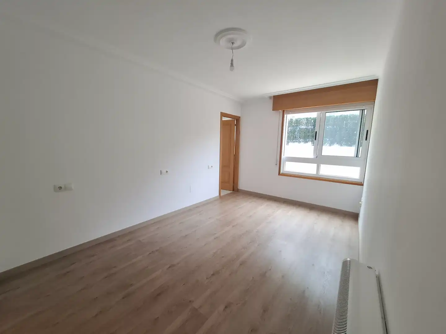 Schlafzimmer von Wohnung zum Verkauf in Viveiro mit Terrasse, Abstellraum und Balkon