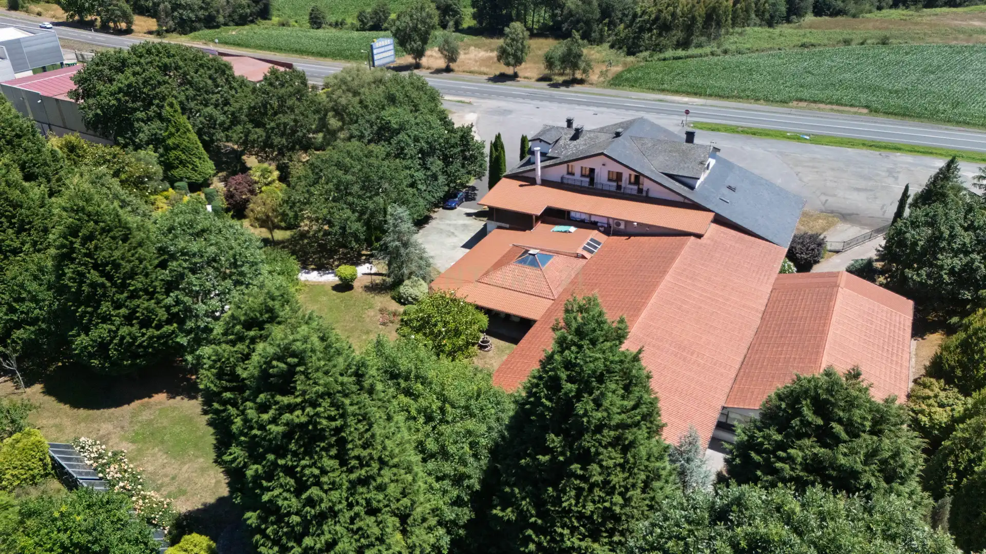 Vista exterior de Edifici en venda en Frades