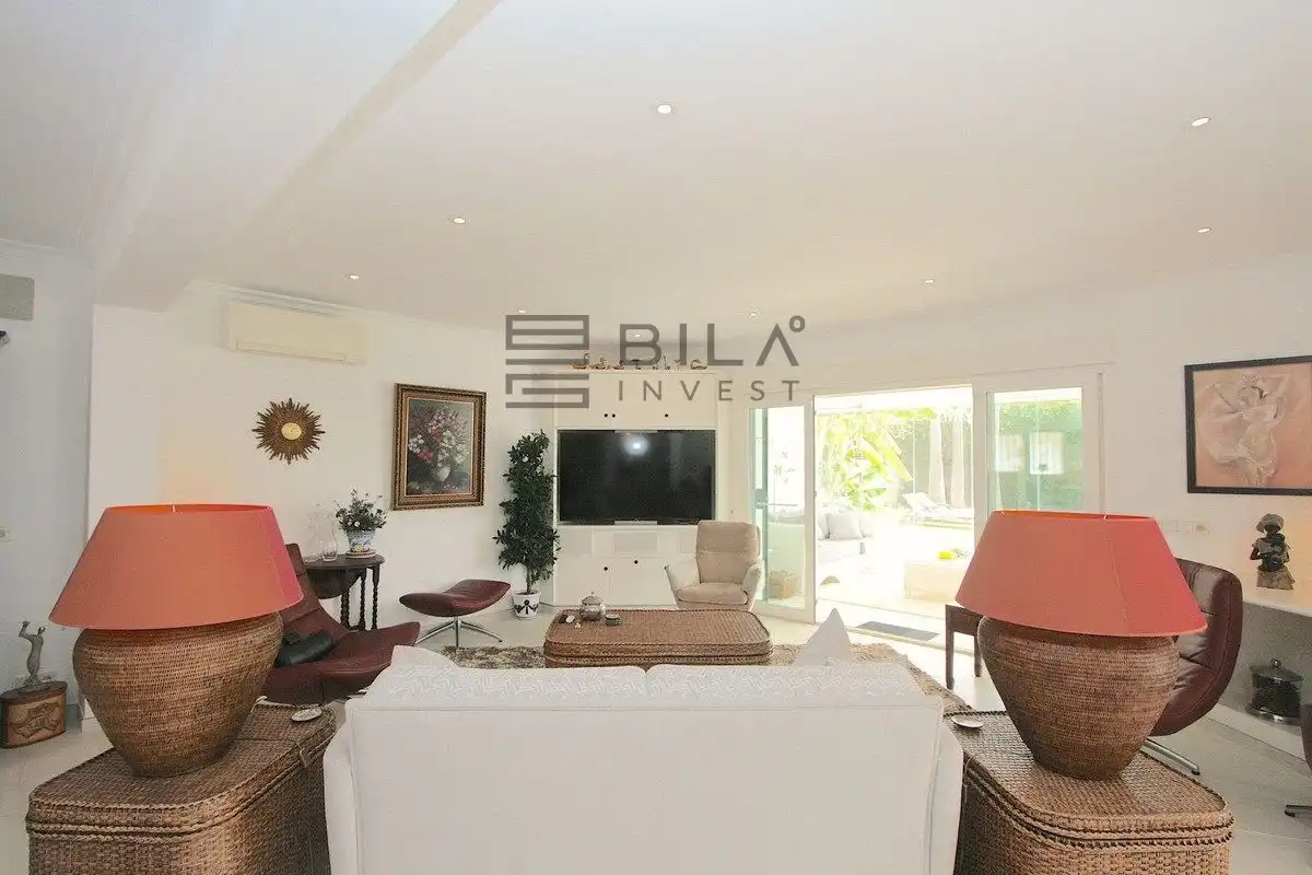 Sala d'estar de Casa o xalet en venda en Mijas amb Aire condicionat, Terrassa i Traster