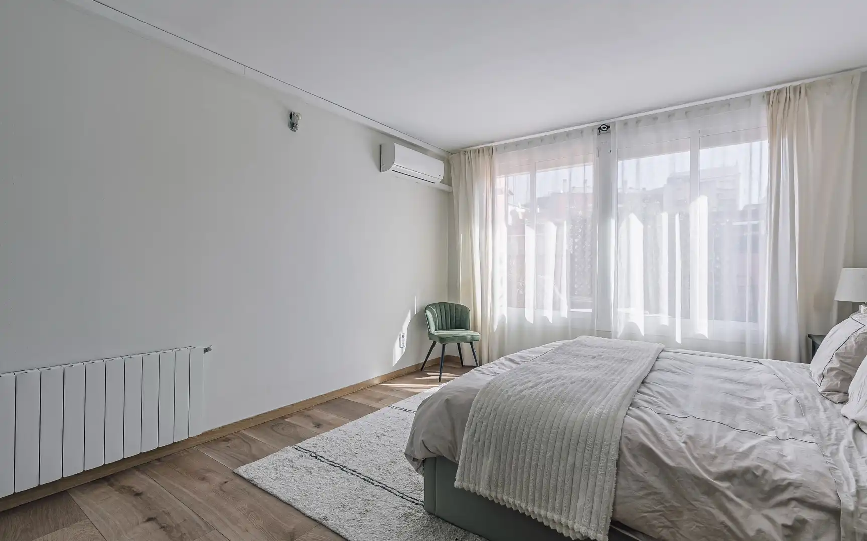 Habitación de Ático en venta en Badalona con Aire acondicionado, Calefacción y Terraza