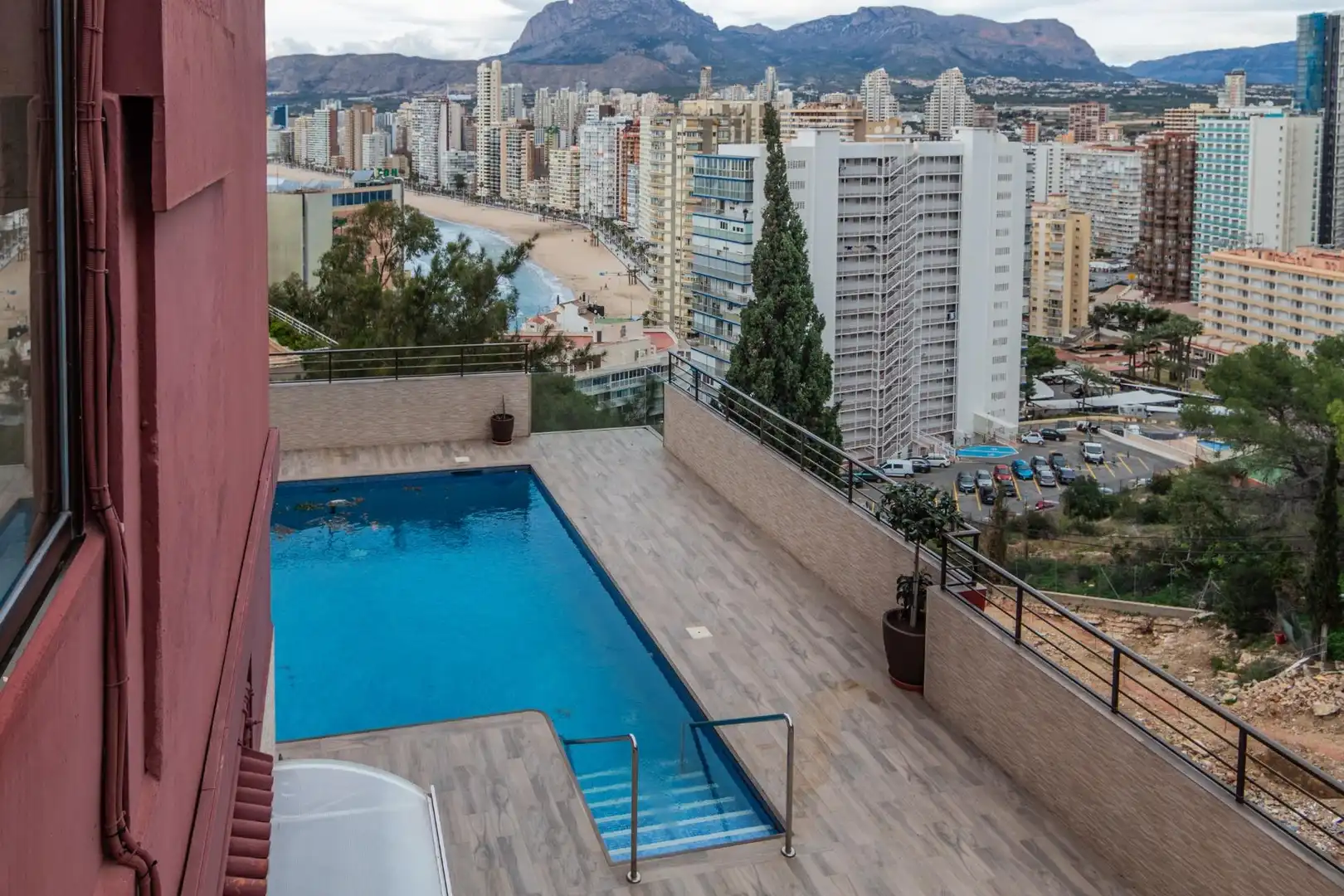 Piscina de Apartament en venda en Benidorm amb Terrassa, Traster i Piscina comunitària