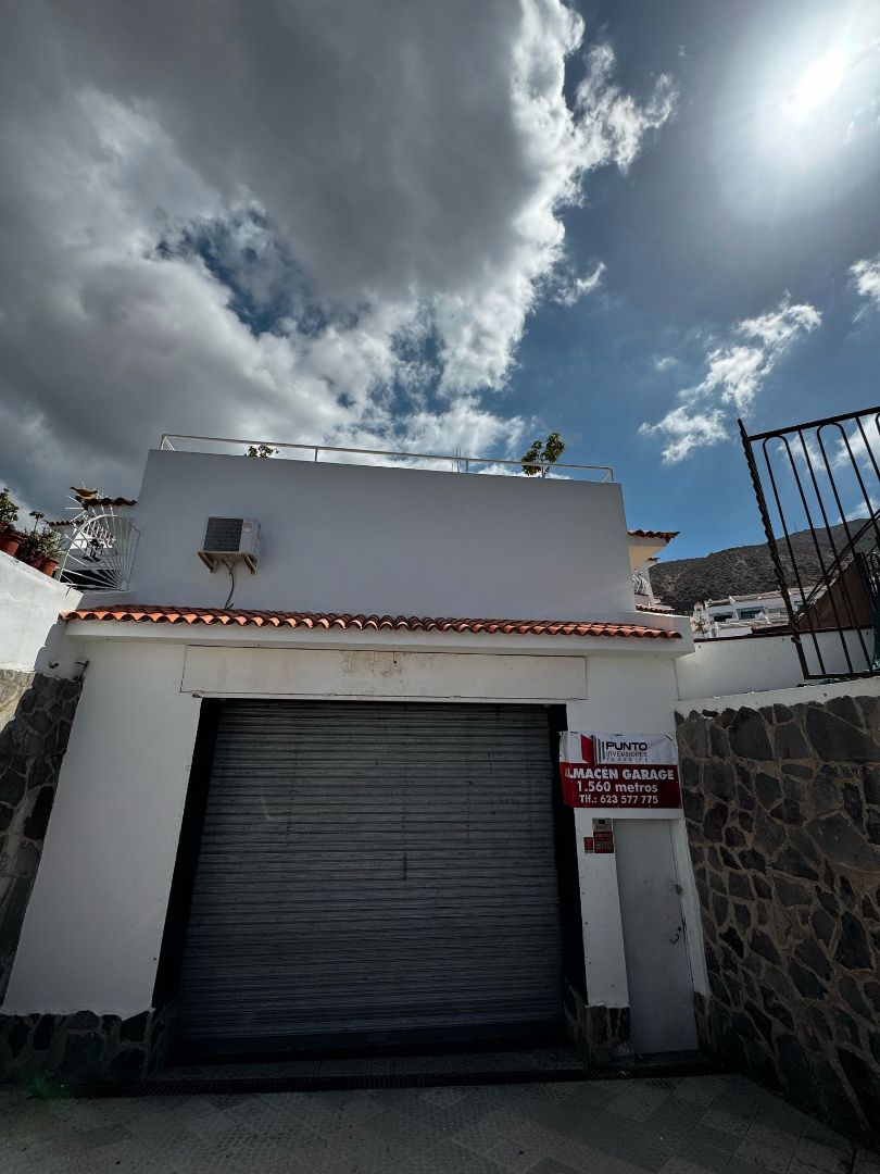Exterior view of Garage for sale in Arona