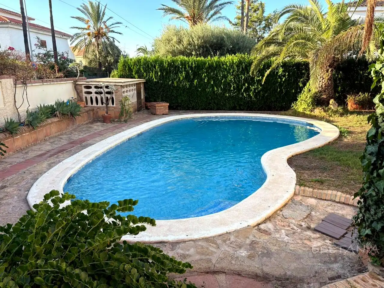 Piscina de Casa o xalet de lloguer en Náquera