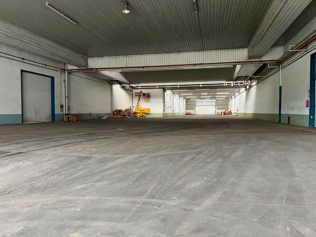 Nave industrial de alquiler en Sarria