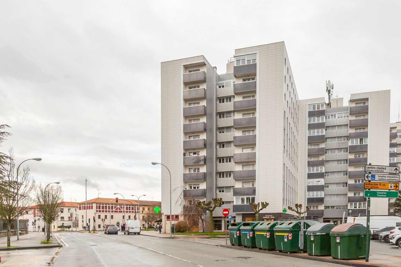 Vista exterior de Piso en venta en  Pamplona / Iruña con Calefacción, Parquet y Trastero