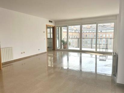 Sala d'estar de Pis de lloguer en Girona Capital amb Aire condicionat, Calefacció i Parquet