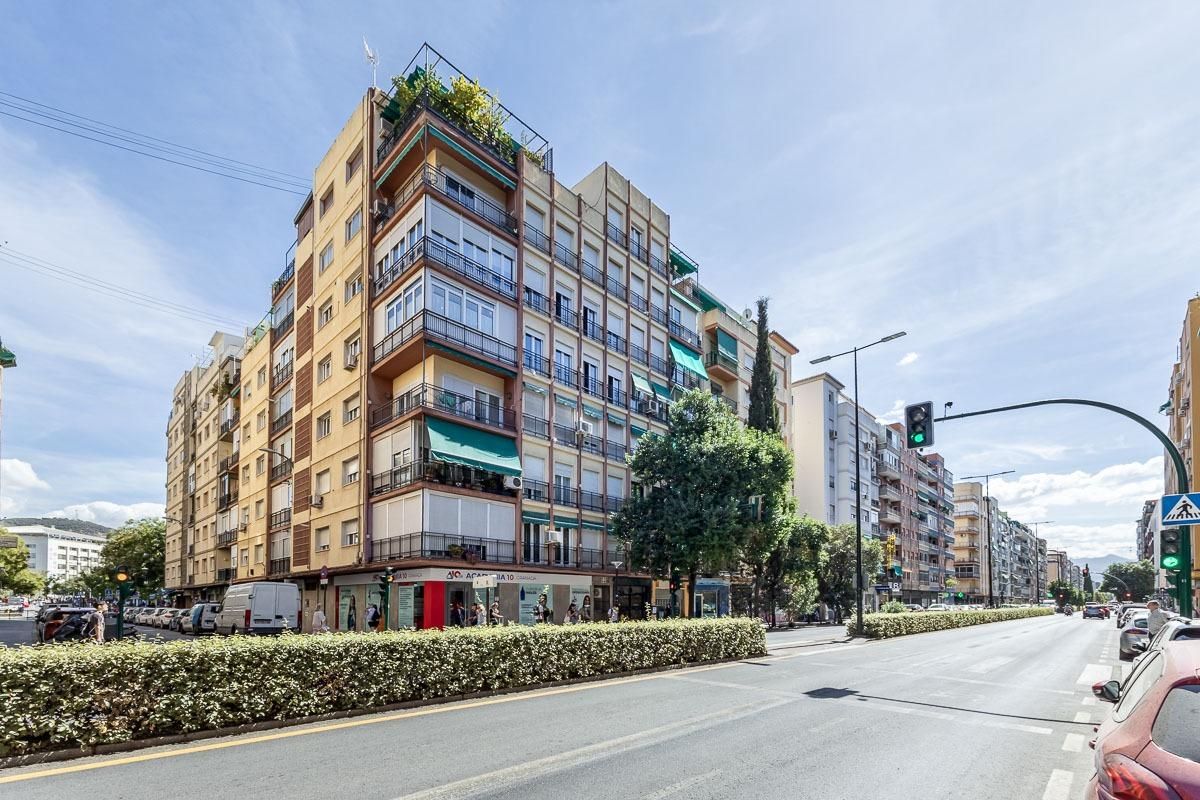 Exterior view of Flat for sale in  Granada Capital  with Heating