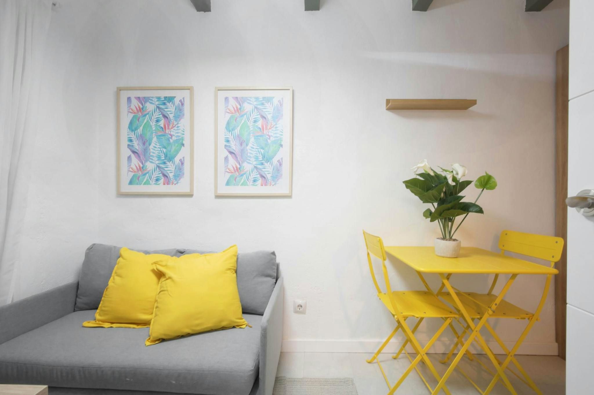Living room of Flat to rent in  Madrid Capital  with Furnished, Washing machine and TV