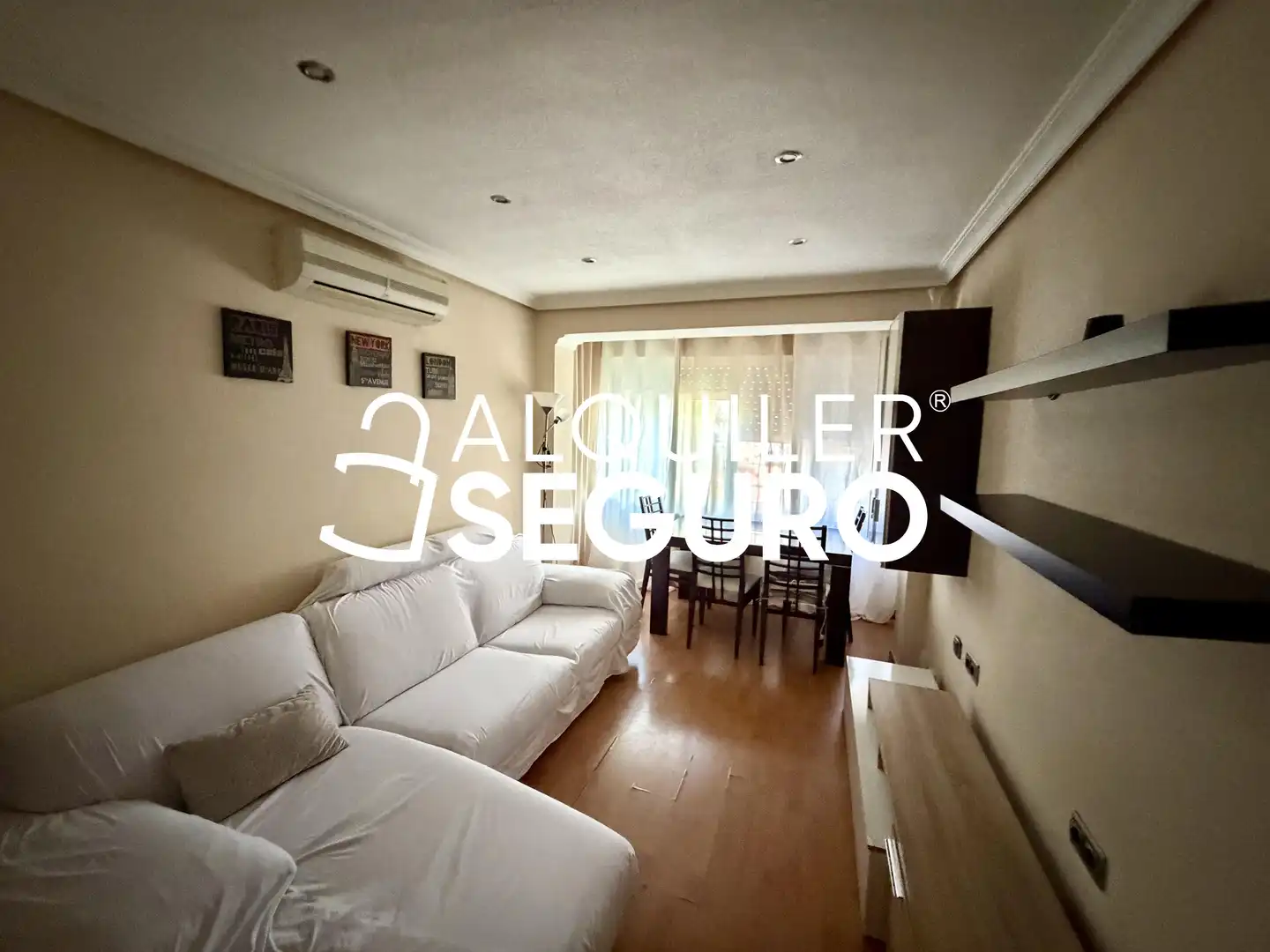 Living room of Flat for rent in Leganés  with Air Conditioner, Heating and Furnished