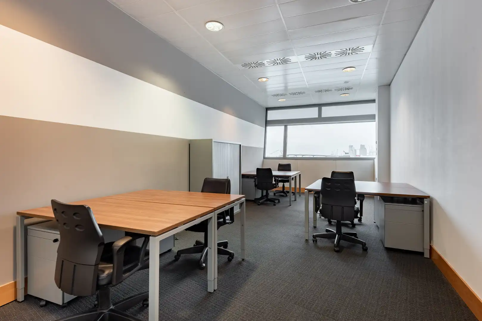Büro zur Miete in  Barcelona Capital mit Klimaanlage, Heizung und Möbliert