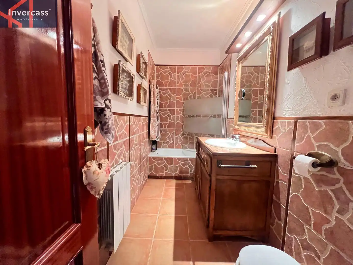 Badezimmer von Wohnung zum Verkauf in Castro-Urdiales mit Möbliert