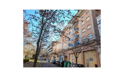 Vista exterior de Àtic en venda en Badajoz Capital amb Aire condicionat i Terrassa